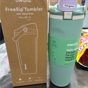 owalo FreeSip Tumbler in Mint Green